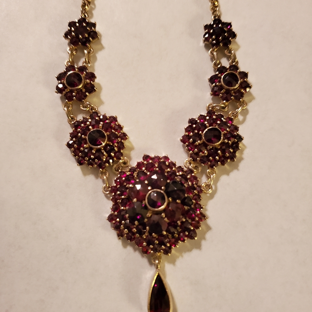 Sterling Silver Garnet Chokar and Garnet Cluster Earrings.